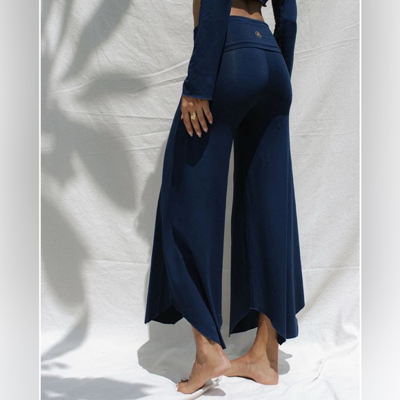 Indigo Luna LAYLA FLARES • Navy • Medium - Picture 4 of 9
